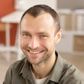 Leo V., Comedian